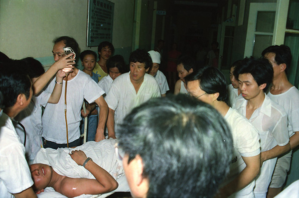 14、起火救人.jpg
